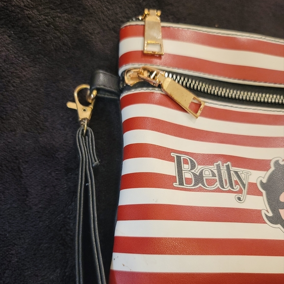 BETTY BOOP LARGE MAKEUP CLUTCH ACCESSORIES COLLECTABLE BAG POUCHZIPPER CLOSURE - Picture 6 of 6